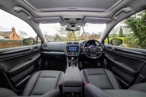 Subaru Outback 2018 года  (UK)